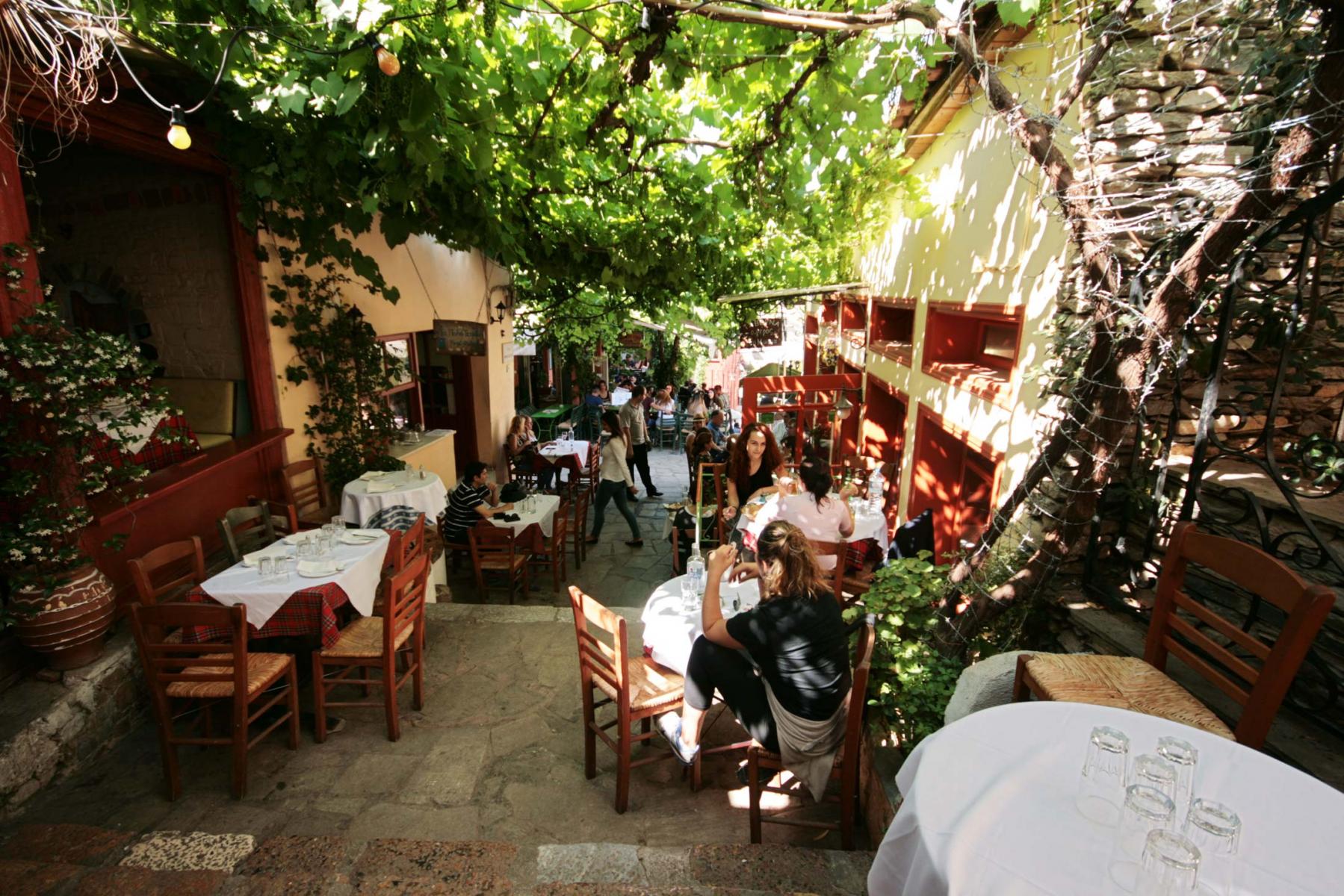 Geros tou Moria Restaurant Tavern in Plaka Athens
